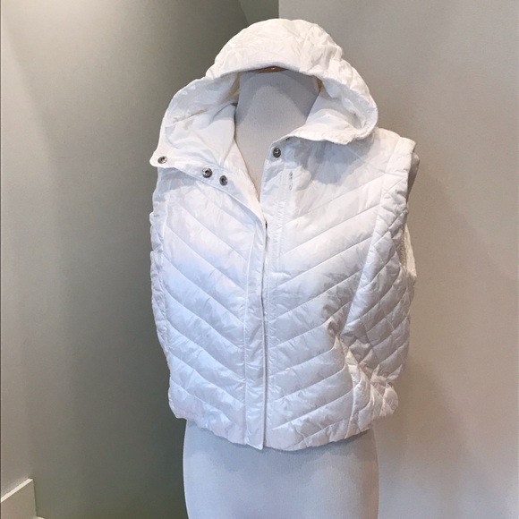 lululemon athletica Jackets & Coats Lululemon White Quilted Cropped